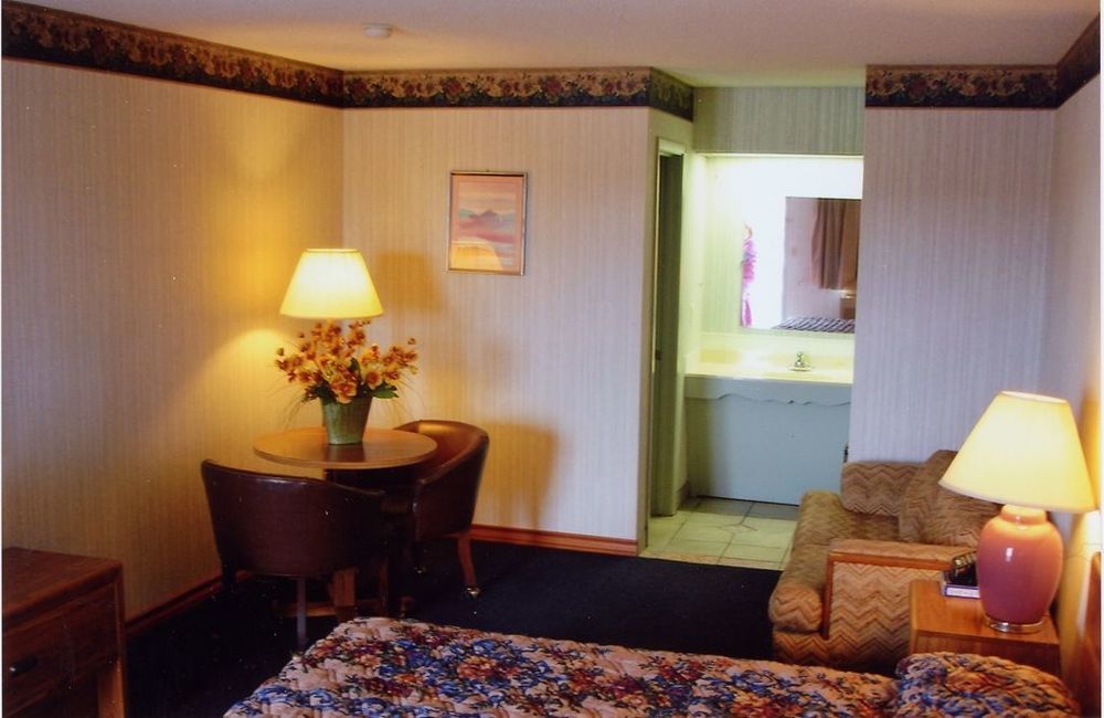 Hillcrest Inn & Suites Ozona Oda fotoğraf